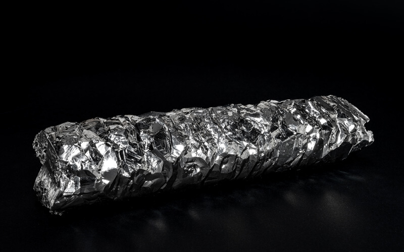Hafnium zählt zu den Strategischen Metallen und wird von der Industrie u. a. in Stangenform eingekauft